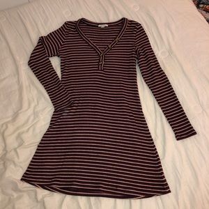 V-neck long sleeved dress!